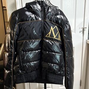 Women Mountain Horse Diamond Hooded puffer jacket